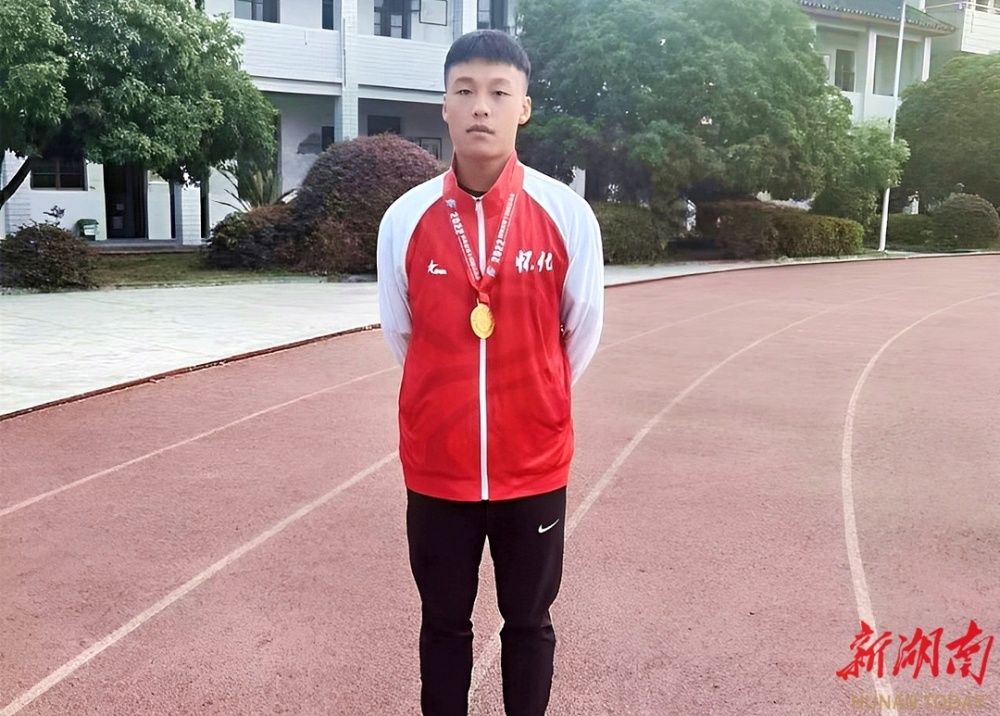 洪江市黔阳二中一学生被北京体育大学提前录取_腾讯新闻