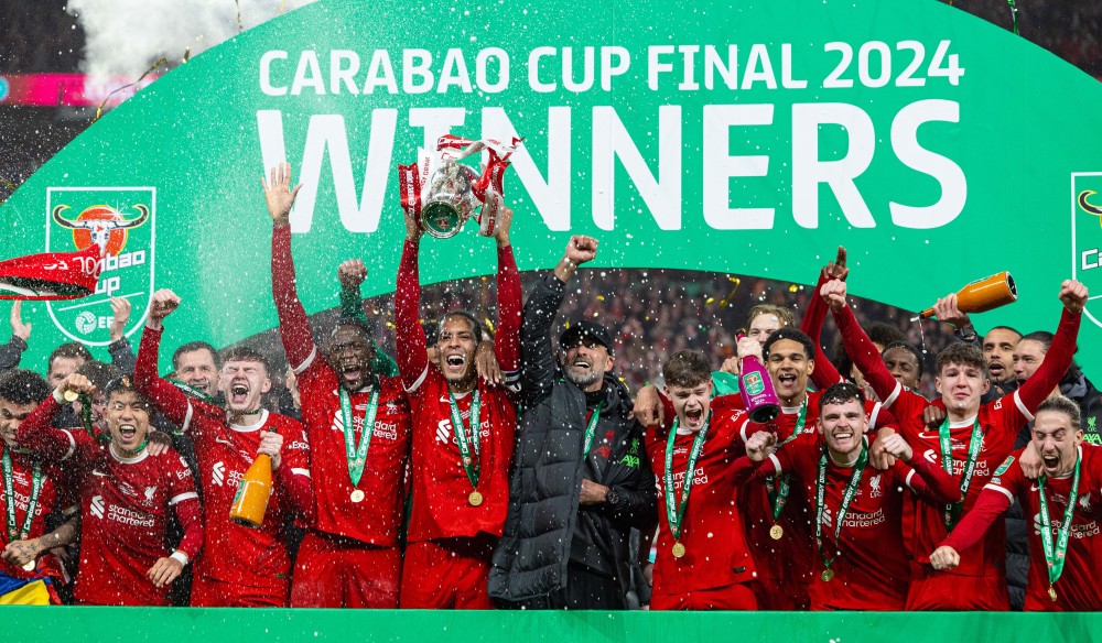 足球——英联杯:利物浦队夺冠