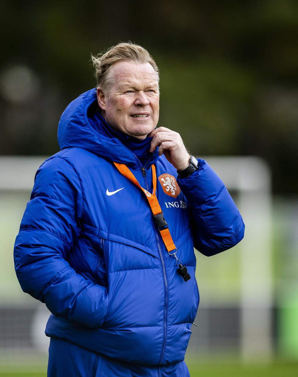 足球欧锦赛预选赛荷兰队赛前备战