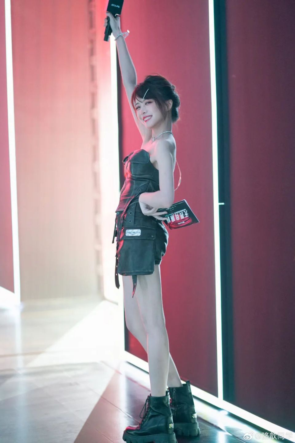 lpl老婆骆歆常规赛收官战必须摆出最帅的pose