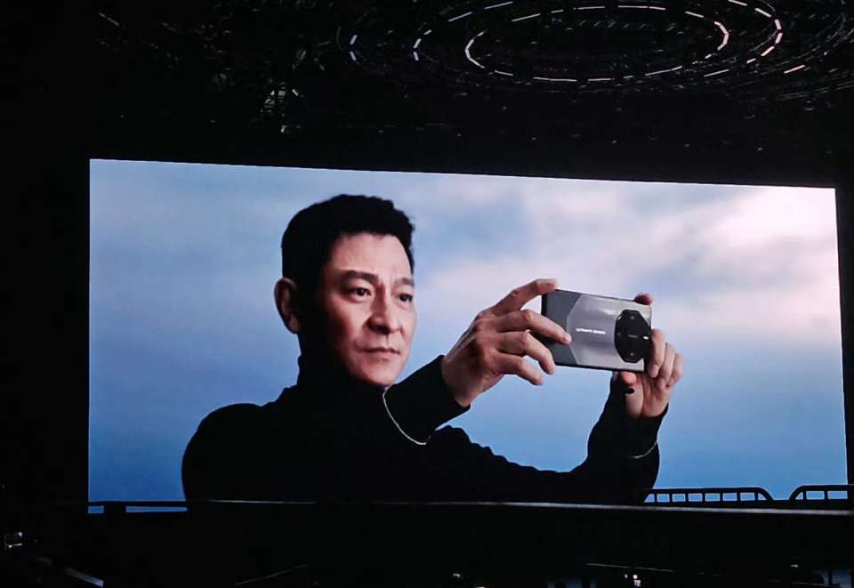 刘德华代言华为,不止赚了代言费,他在下很大一盘棋_腾讯新闻