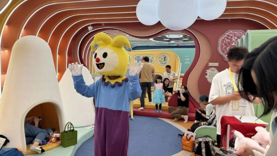 奈尔宝豫园店内汇聚了修车工厂,奶牛牧场,奇趣庄园,经典模拟城,体能飞