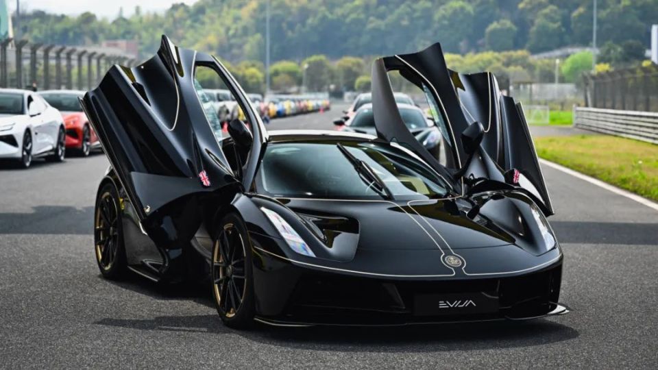 欣哲评车丨2039匹 2188万的纯电究极跑车 路特斯evija