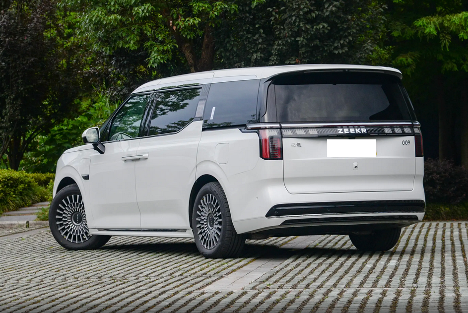 9万起,配双8295芯片,这款mpv最高续航900km