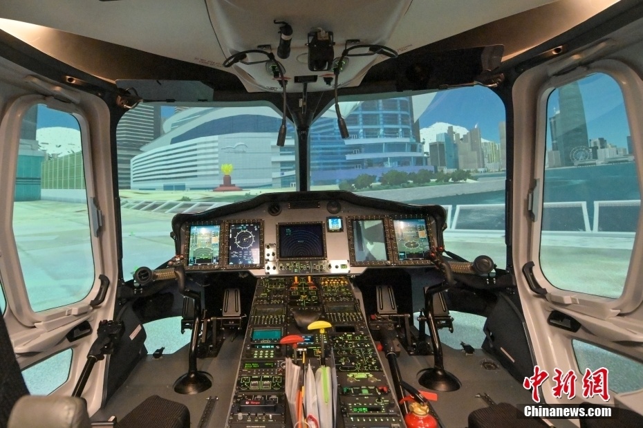 6月16日,香港特区政府飞行服务队举行记者会,简介引入的h175直升机"