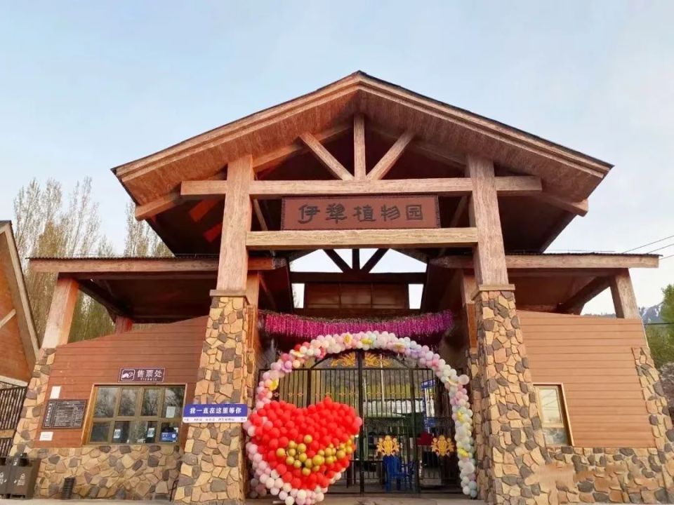 假期旅行今年以来,新源县围绕"全域,全时,全民"旅游发展理念,推动了