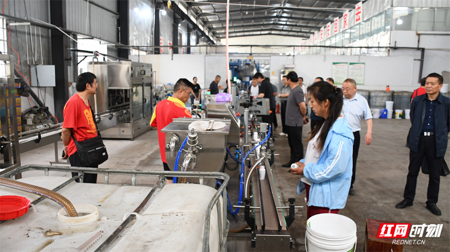 张家界市生态肥推广试验观摩座谈会在桑植县召开