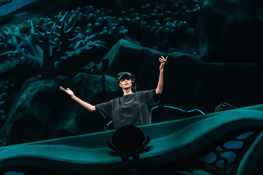 Tomorrowland携“海底幻境”重返上海，首日吸引超万名海内外观众_腾讯新闻