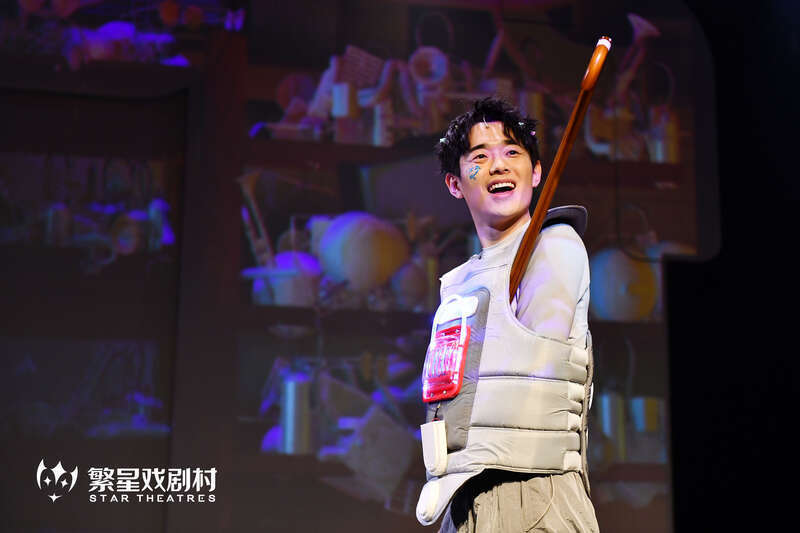 繁星戏剧村引进，西班牙多媒体互动亲子剧《拖拖DRAG-E》即将开演_腾讯新闻