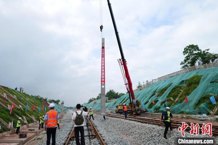 蜀道集团供图隆黄铁路隆叙段扩能改造工程是西部陆海新通道骨干通道