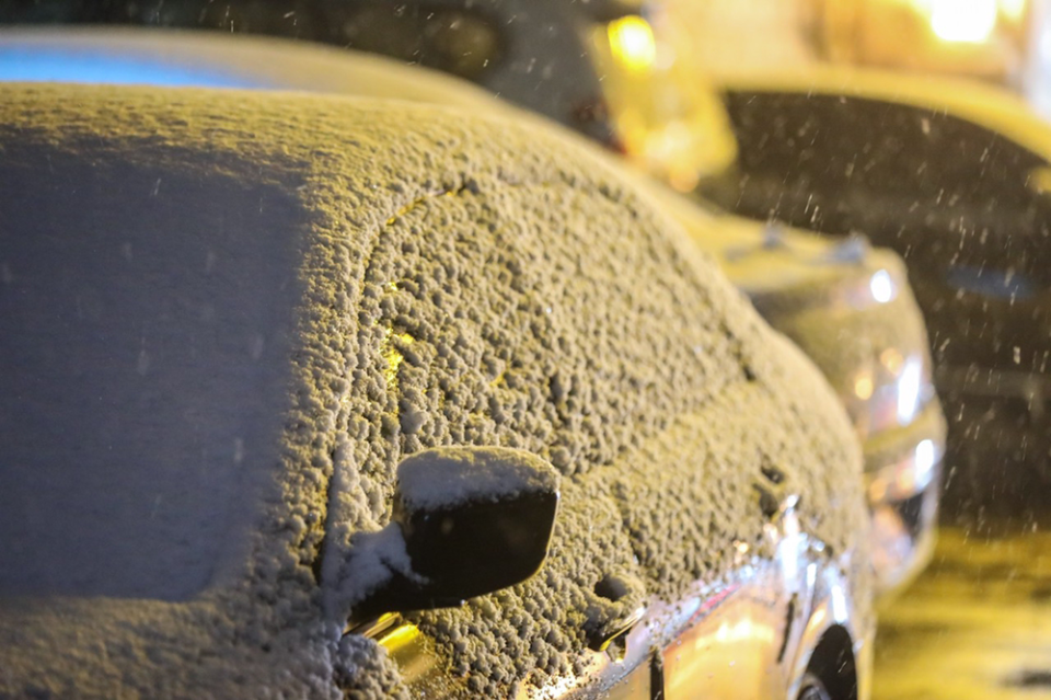 大雪来袭河南多地"通宵除雪",部分县市积雪深度达9厘米_腾讯新闻