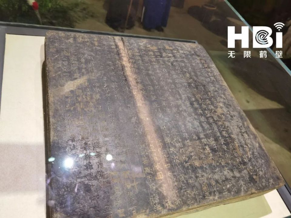 据墓志铭文记载,墓主人为王仁波,祖籍太原,唐代开元二十六年去世,享年