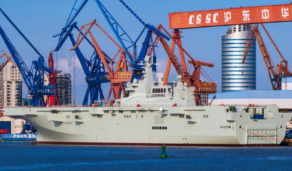 076型两栖攻击舰