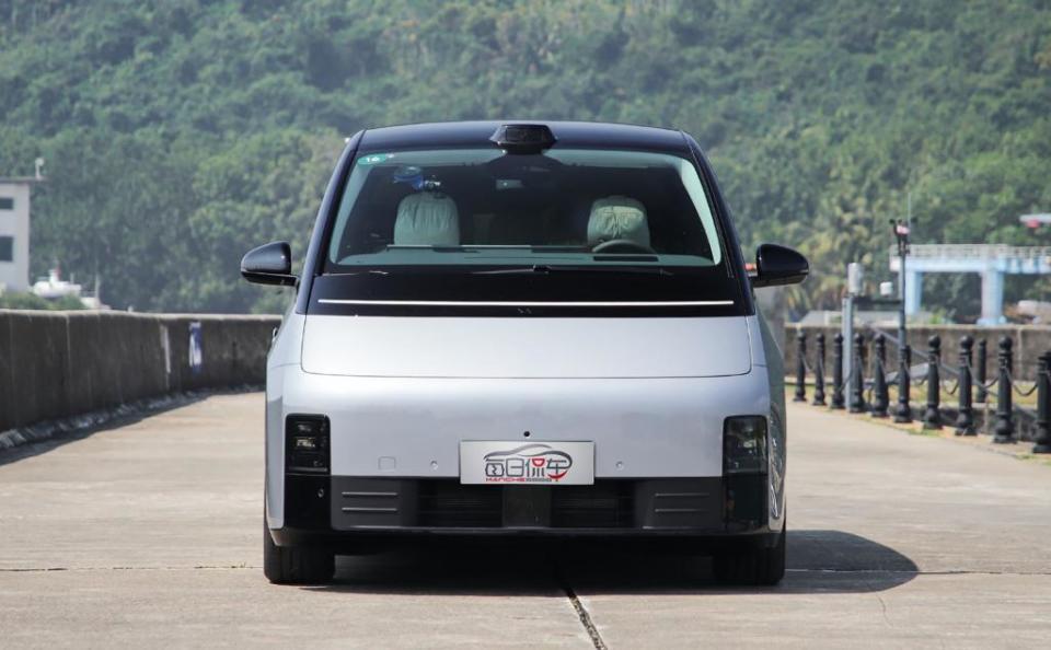 外形有认知门槛 空间大而舒适 体验很丰富 理想mega实拍简评_腾讯新闻