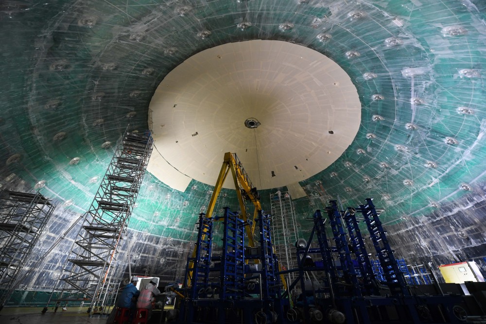 江门中微子实验探测器地下700米的大科学装置