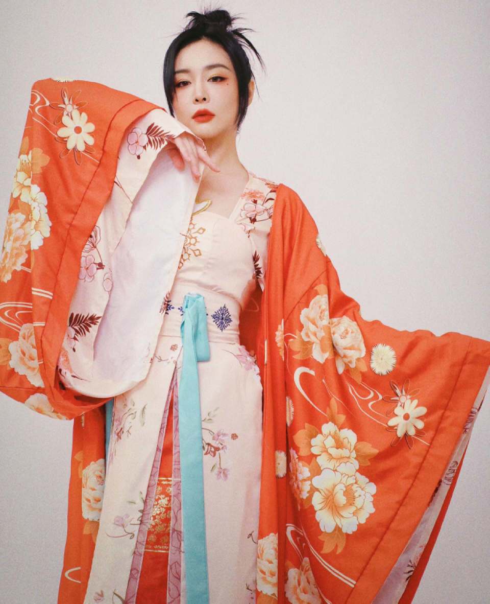 赵丽颖cos公孙离超美,可爱俏皮,颜值绝佳,和高叶气质完全不同