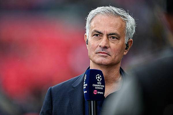 穆里尼奥执教土超队费内巴切