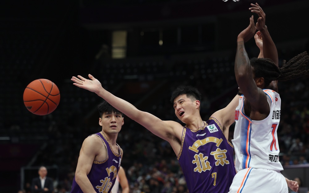 大胜四川终结3连败北控坦然应对魔鬼赛程后半段