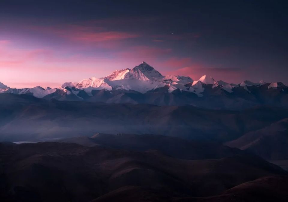 为了拍摄冰岛极光,他在暴风雪中被困20小时