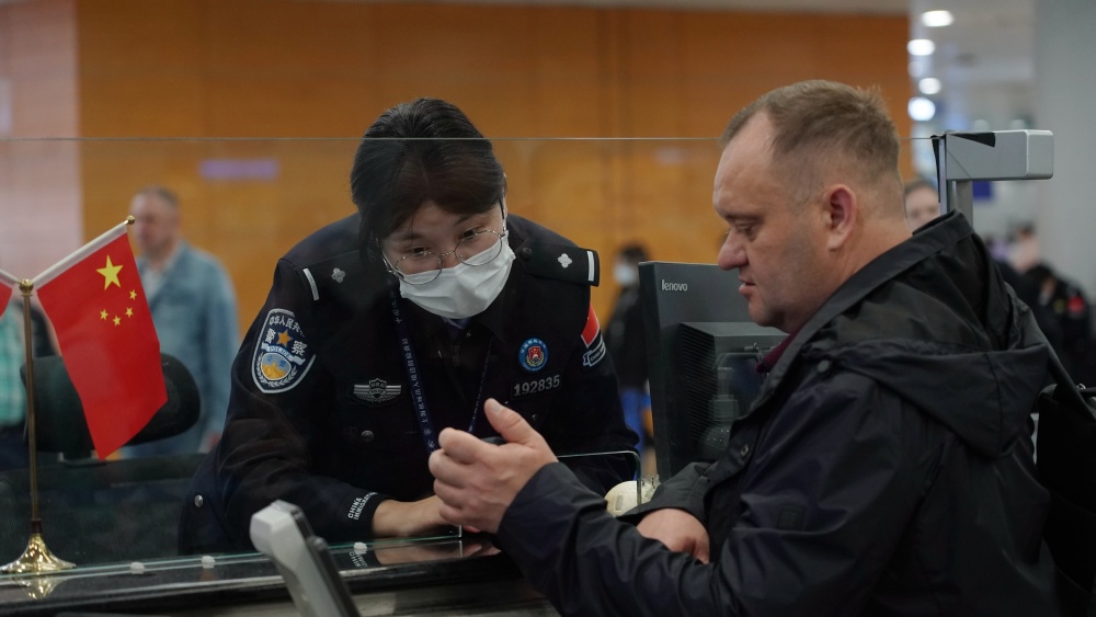 以浦东国际机场口岸为例,上海边检总站上海机场边检站清明节假期累计