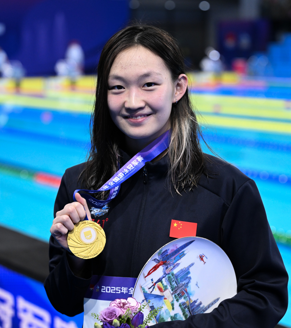全国游泳冠军赛:李冰洁获女子800米自由泳冠军