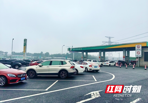 让出行更美好 湖南高速服务区春节暖心相伴