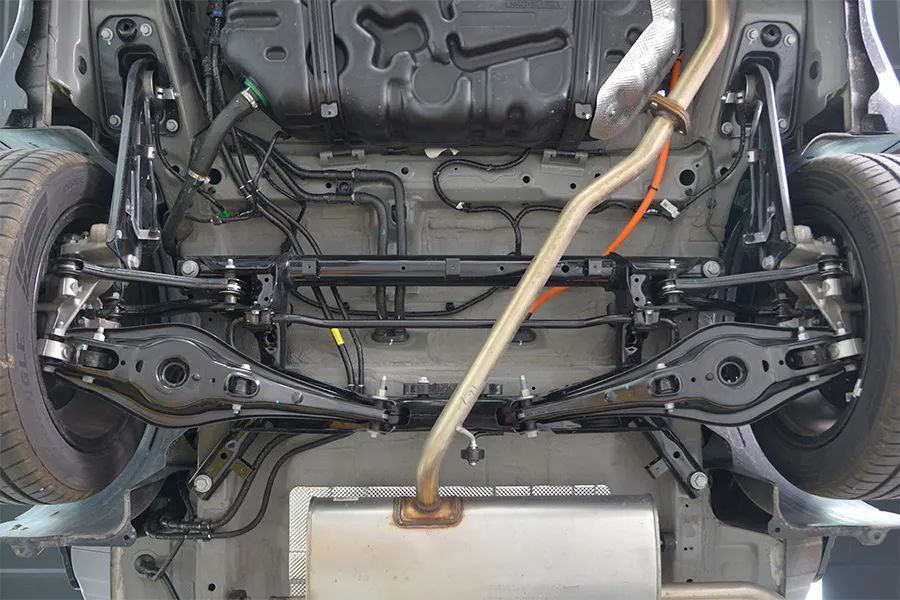 四连杆后悬用在7万块钱的车上!