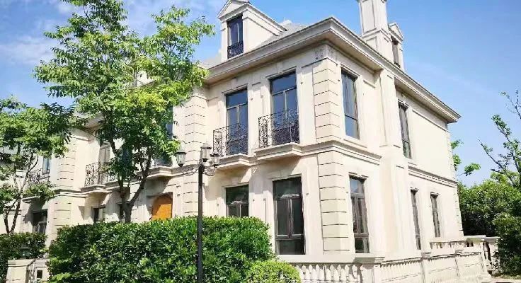 机遇无限虹桥前湾,嵌入闹市都市林海……一场citywalk走进"国际化未来