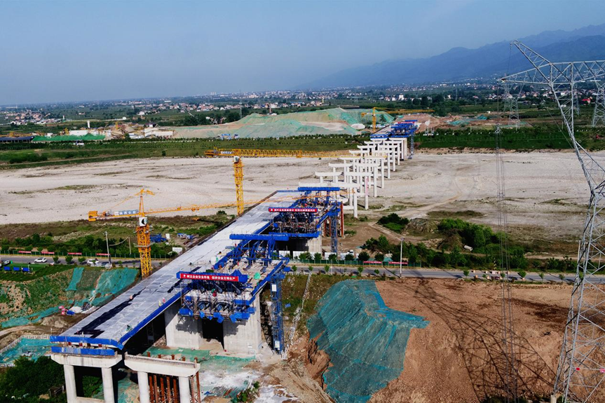 西安这条双向十车道正式通车,城西重要动脉也迎来喜讯!