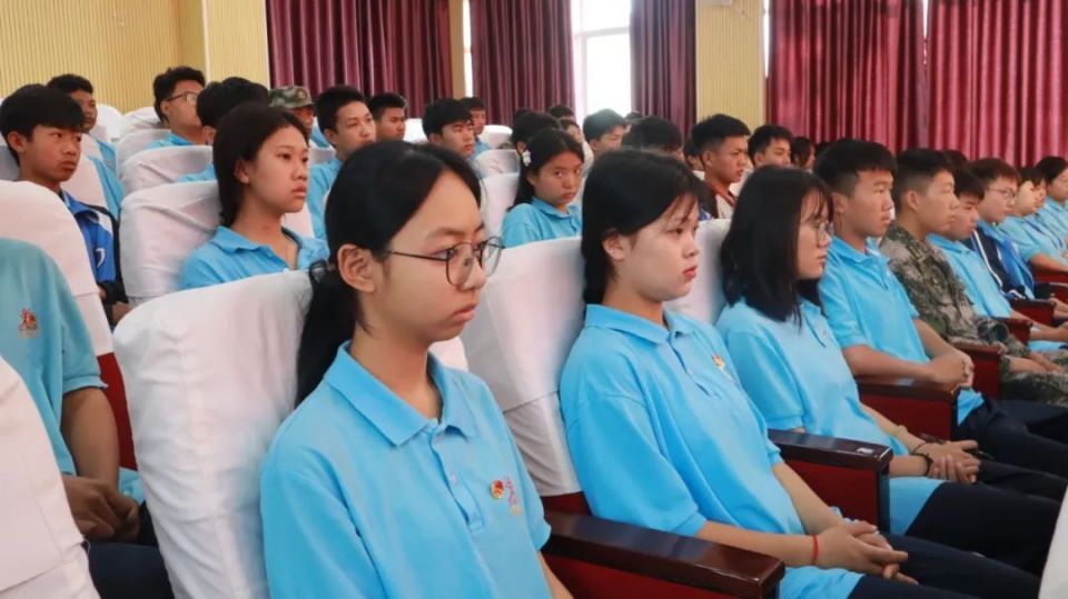 芒市开展"百名专家讲文化"理论宣讲活动