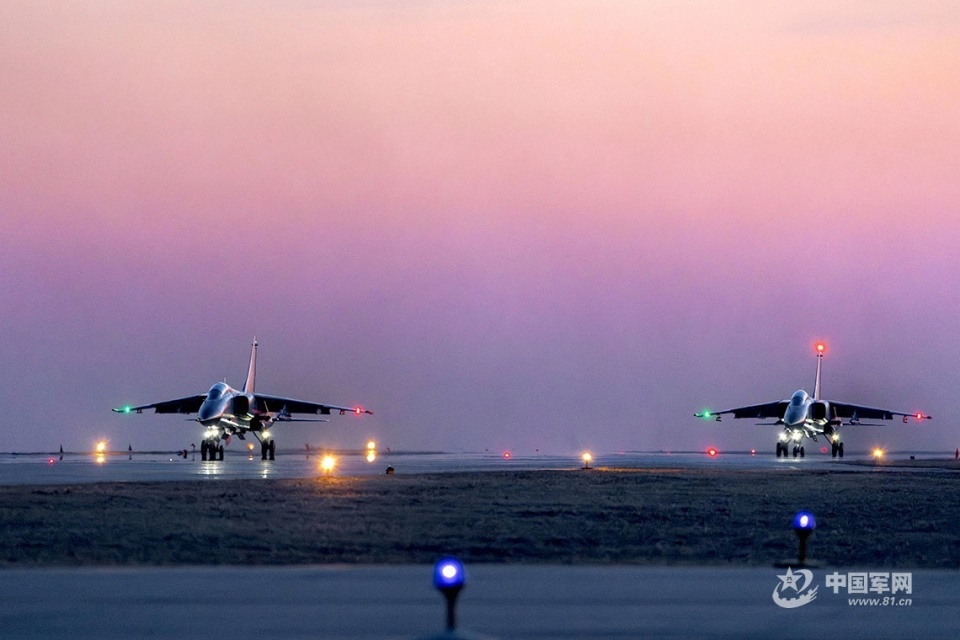 淬炼铁翼飞豹夜间飞行训练高清图来了