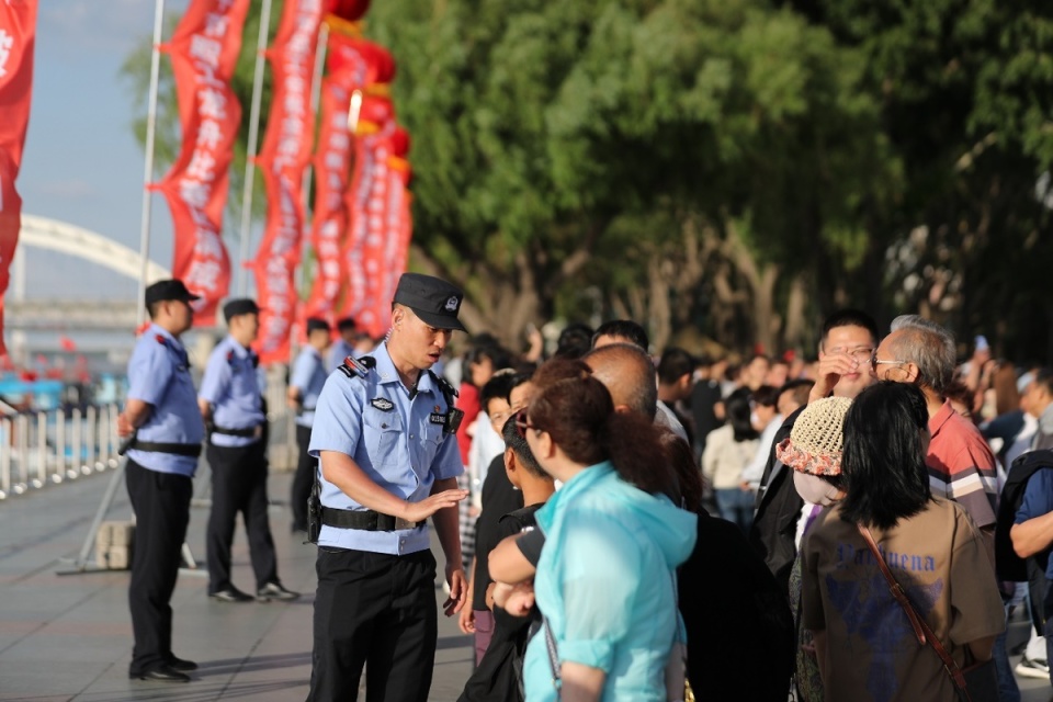 "警"色相随 "粽"情守护 冰城公安圆满完成端午安保任务