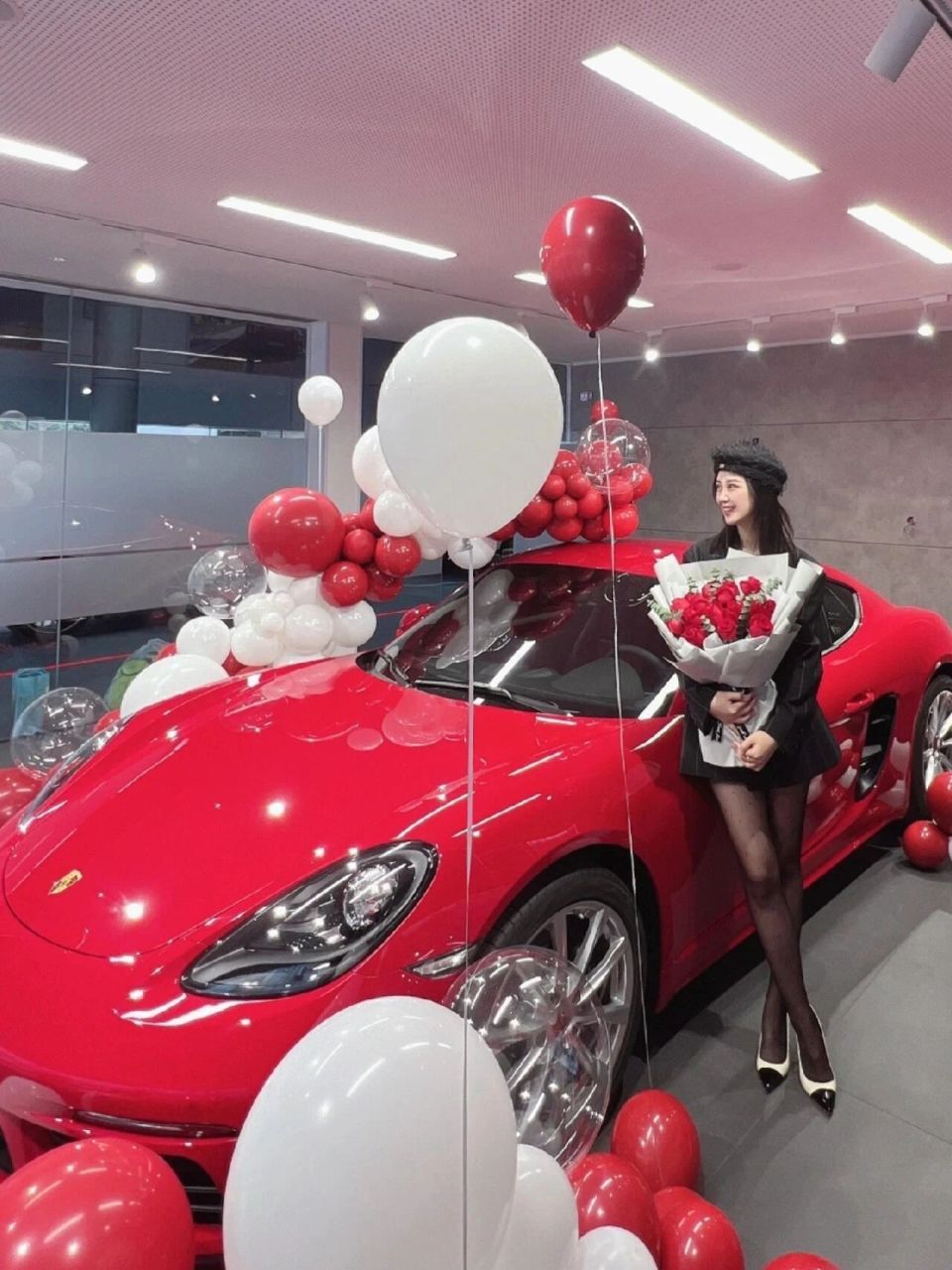 黑丝长腿美女开什么车拉风?保时捷718必是首选【提车照21】