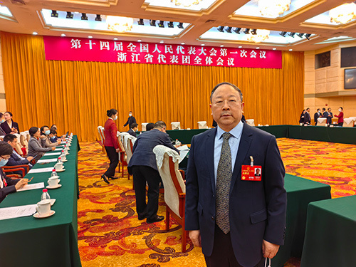 全国人大代表,国家体育总局副局长,党组成员刘国永.