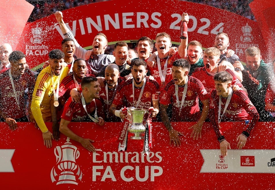 滕哈赫妙计率曼联捧足总杯,女保安险死经历打动众将激发斗志