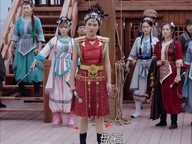 服饰专家:岭南才女来南京也该着六朝服饰_腾讯新闻