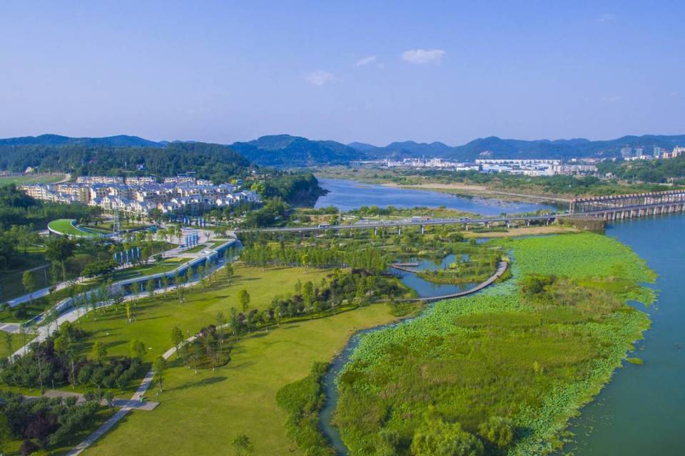 螺湖半岛细数射洪文旅发展,这种通过旅游做文化输出的不在少数.