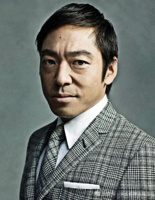 在中国的影视改编权,改编为42集电视剧《内衣先生》,由史磊,孟子义