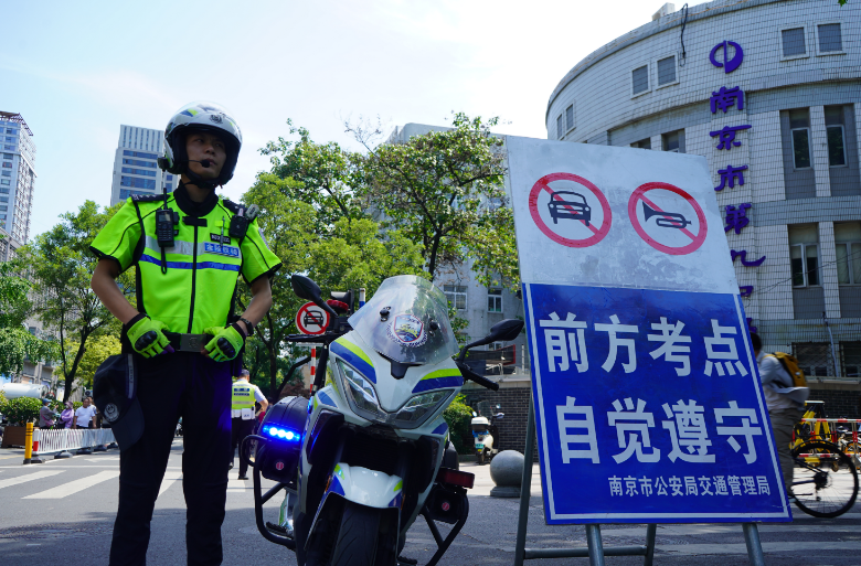 (建邺路至升州路段),五中周边的三茅巷,天妃巷,南航附中周边的蓝旗街