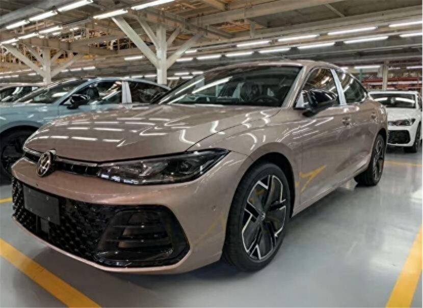 【e汽车】全新一代大众帕萨特pro实车现身