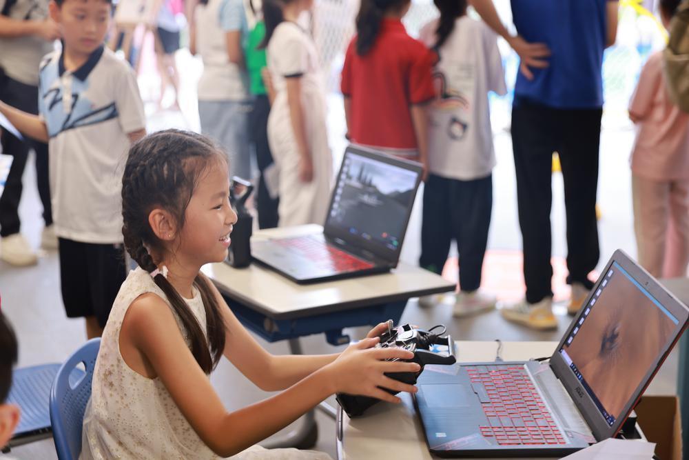 沉浸式科学体验！横琴容闳公学举办第二届科技节_腾讯新闻