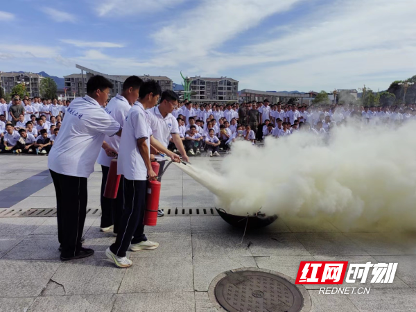 慈利四中唐立新图片