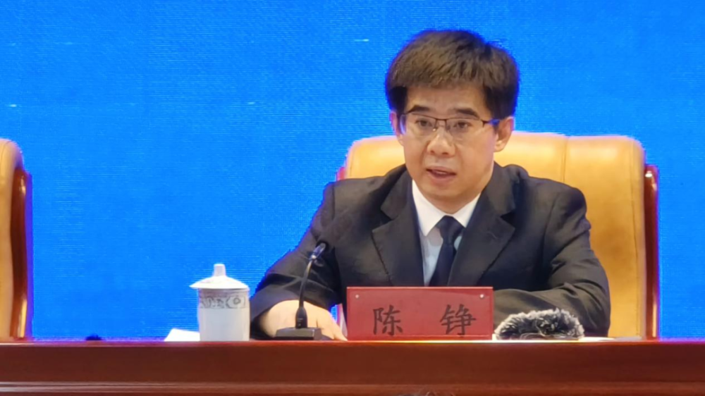 内蒙古能源局副局长陈铮表示,全区发电量再创新高,三年来发电量首次