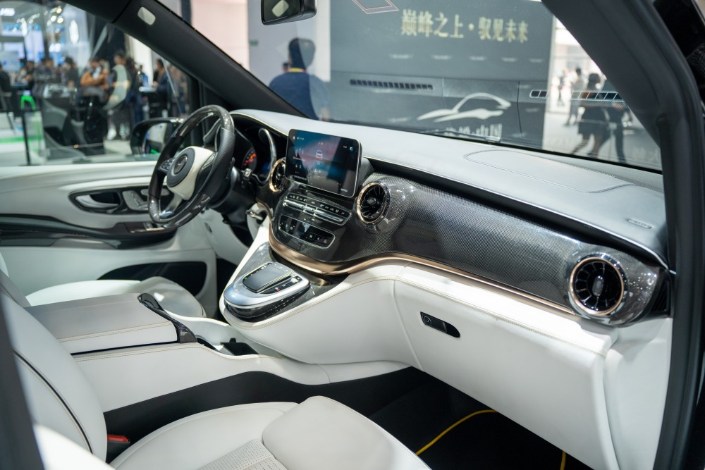 "巅峰之上,驭见未来" 2024 北京车展 mansory 迈莎锐首发新品