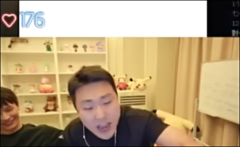 "求求你再给我看一集老头杯吧,电竞男孩什么都会做的!