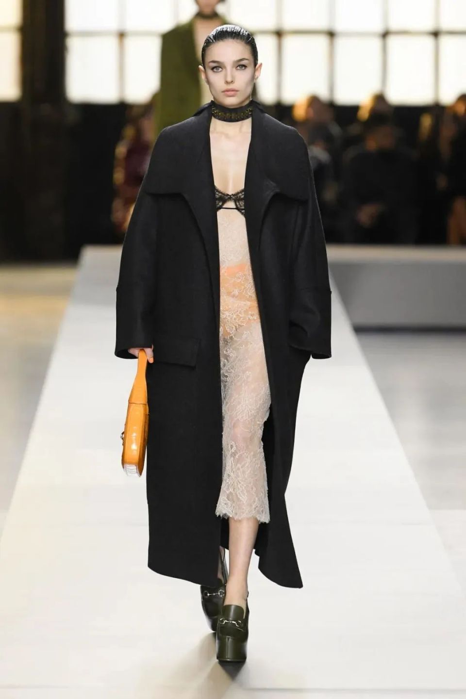 这难道不是优衣库走其乐精英路线 | gucci 2024秋冬系列~_腾讯新闻