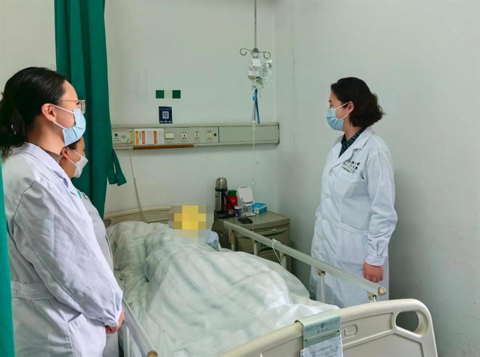 39岁二胎孕妈千里返汉求医专家团队妙手拆弹保母胎平安