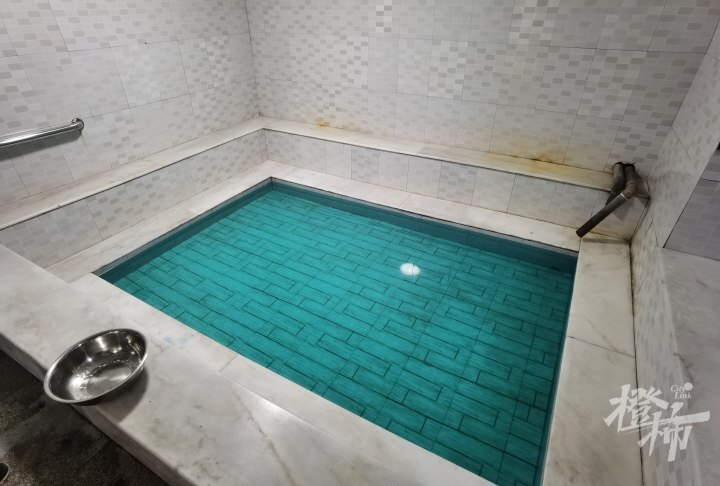 大众浴室关门了,我还可以去哪里洗澡?