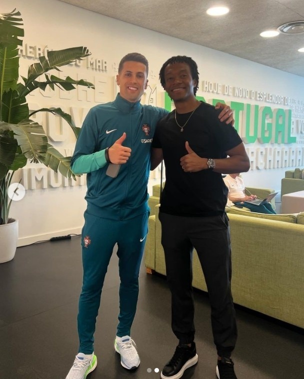 夸德拉多分别晒与c罗坎塞洛的合影很高兴再次见到你们