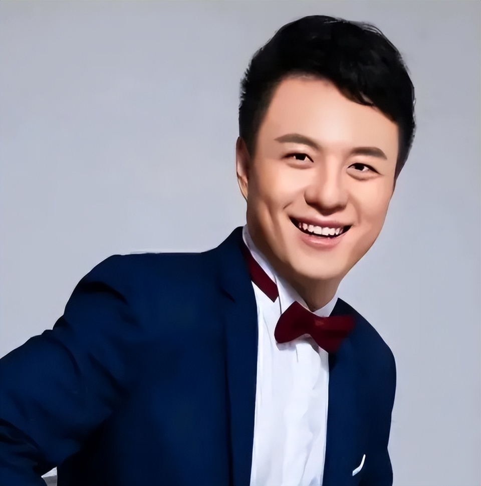 主持人程皓被停职后,抖音粉丝超800万,海南广播电视总台评论区被冲